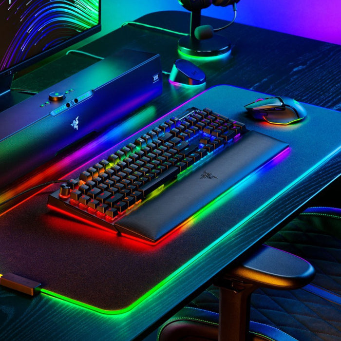 Razer BlackWidow V4 Pro Wried Mechanical Gaming Keyboard, Clicky Green Switch - US Layout